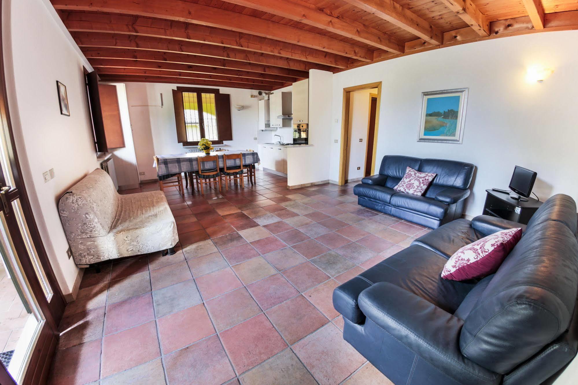 Agriturismo Gardenali 沃尔塔曼托瓦纳 外观 照片